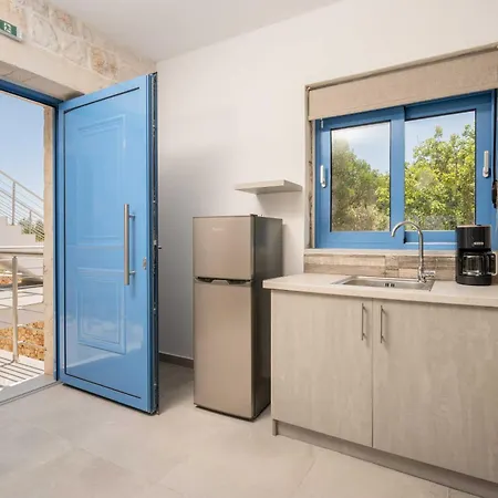 Apartmanhotel Royal Majestic Residences With Pool & Sea View, North Zakynthos, By Tk Premium 4*